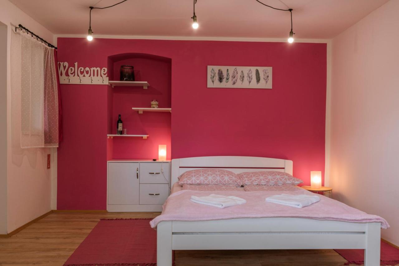 Julia Apartman Pacir Exterior foto